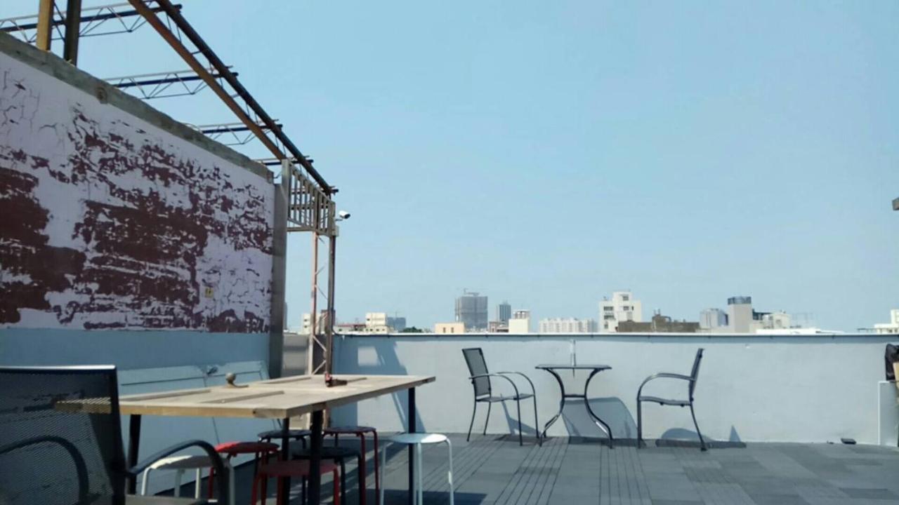 Loft18 Hostel Tainan Exteriör bild